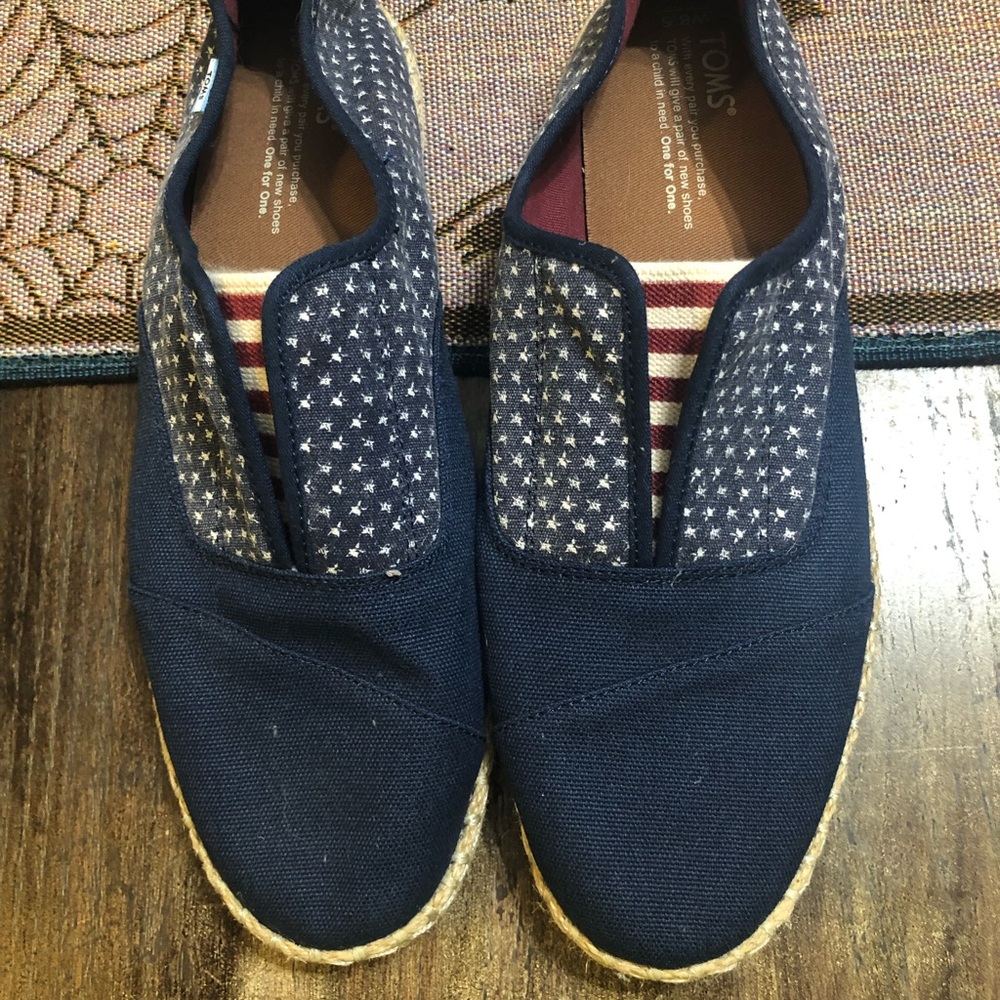 Toms